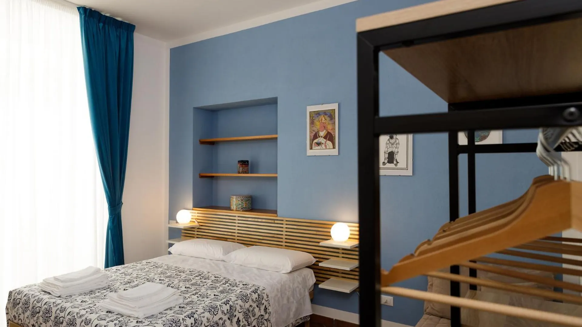 Frankie Sweet Home Naples Italy
