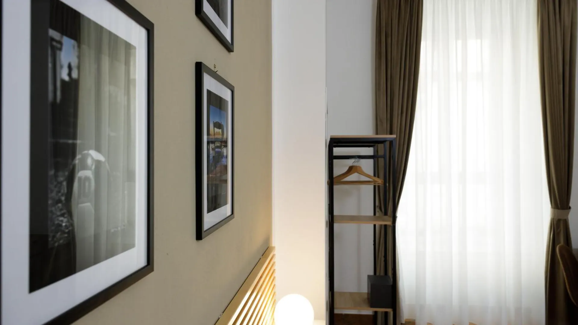 Frankie Sweet Home Naples 0*,  Italy