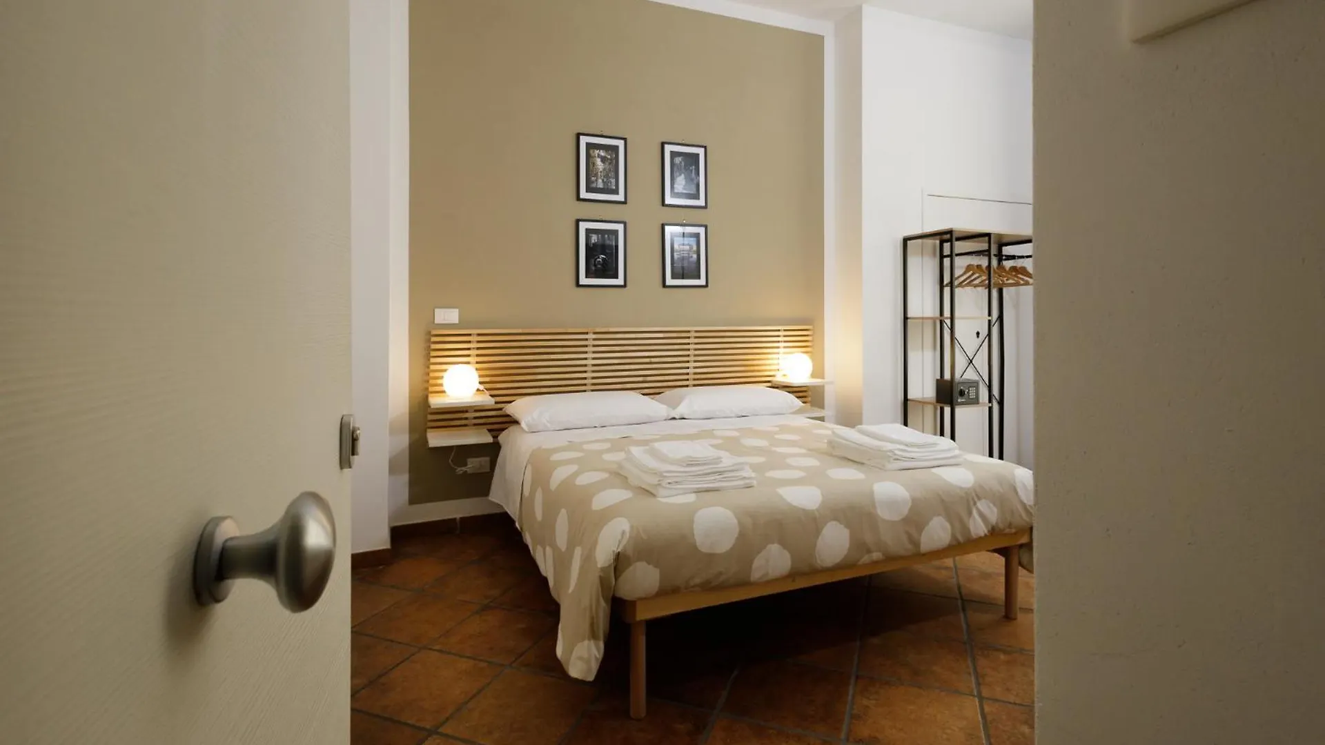 Frankie Sweet Home Naples 0*,  Italy